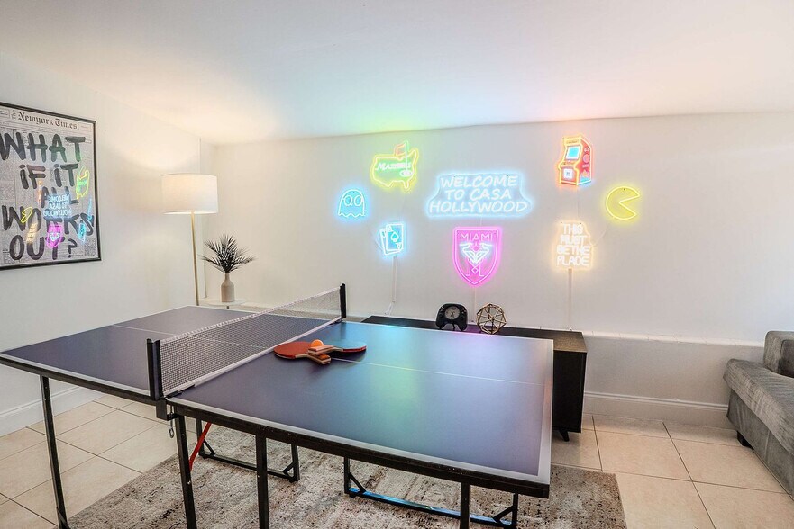 Building Photo - 7531 Simms St