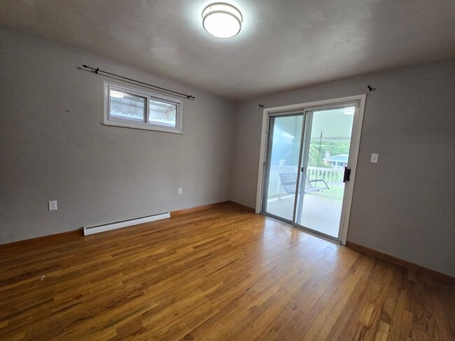 Building Photo - 3 Bedroom Home - Conveniently Located in N...
