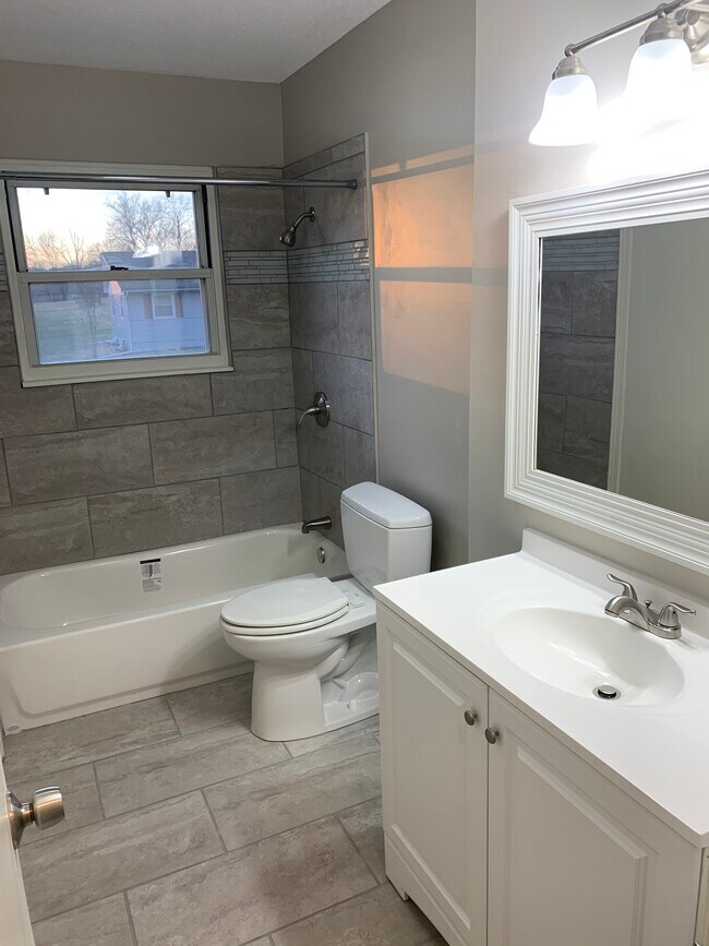 Building Photo - 9715 Donnelly Ave