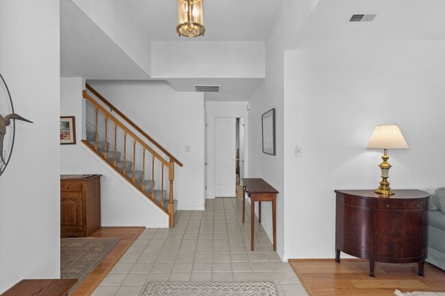 Building Photo - 709 Sydney Terrace