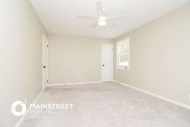 Building Photo - 405 Dahlia Dr