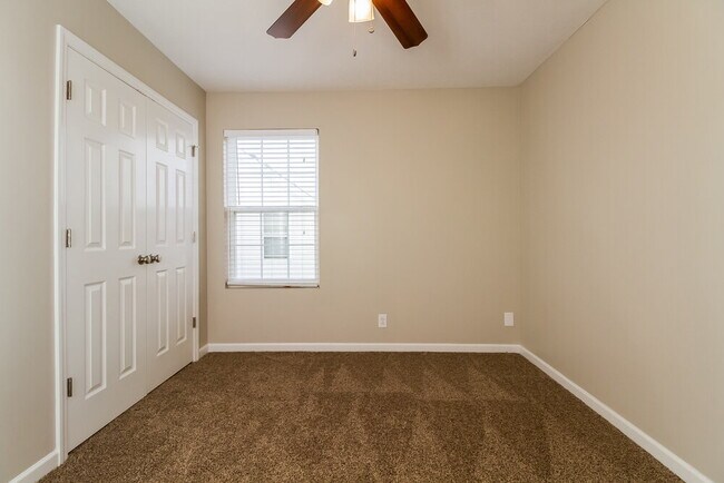 Building Photo - 1431 Westview Dr