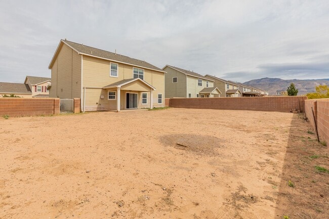 Building Photo - Beautiful Two Story House