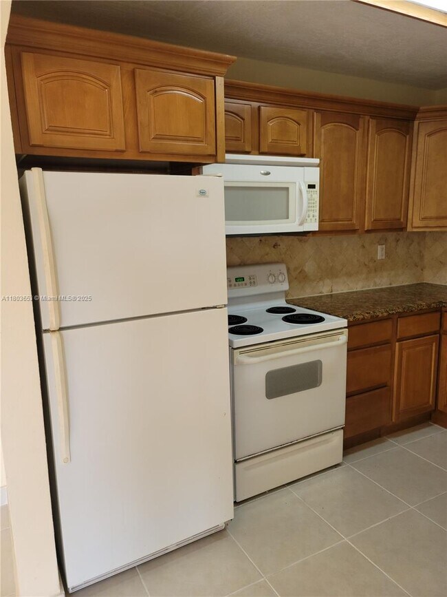 Building Photo - 495 NW 72nd Ave