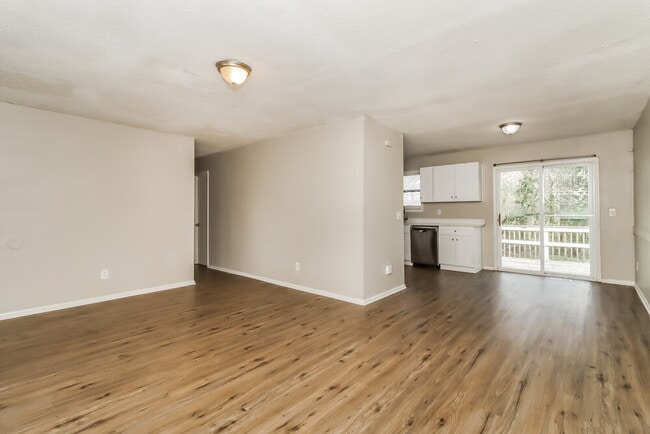 Building Photo - 5461 Austell Rd