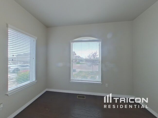Building Photo - 10734 Ridgepole Dr