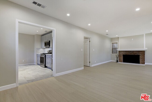 Building Photo - 10529 Mt Gleason Ave