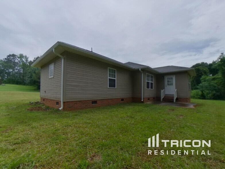 Building Photo - 211 Boxwood Ln