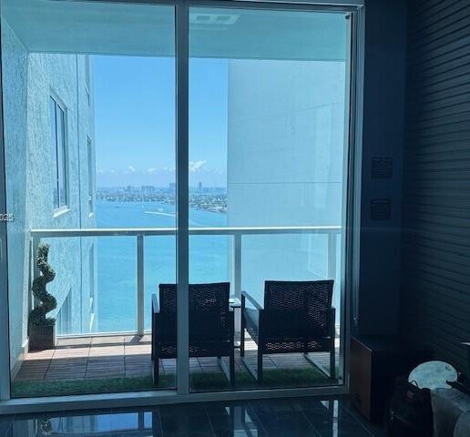 Building Photo - 1900 N Bayshore Dr