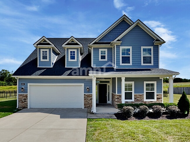 Building Photo - 600 Drema Ct