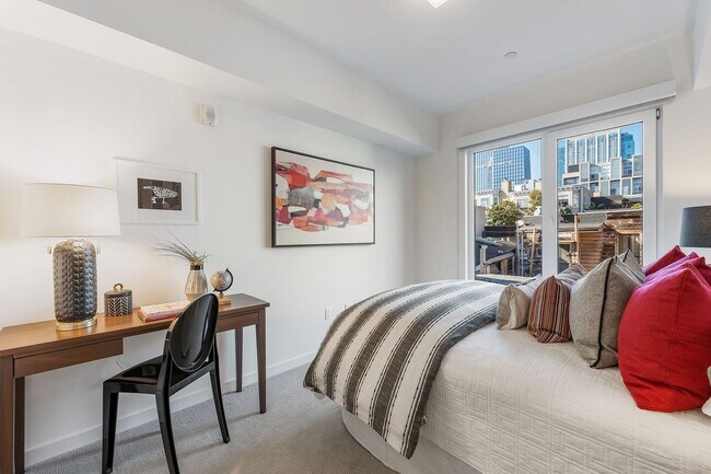 Building Photo - SoMA: Stylish 1 Bed Condo w/ Designer Finishes, Google Fiber, Bike Storage & Shared Roof Deck