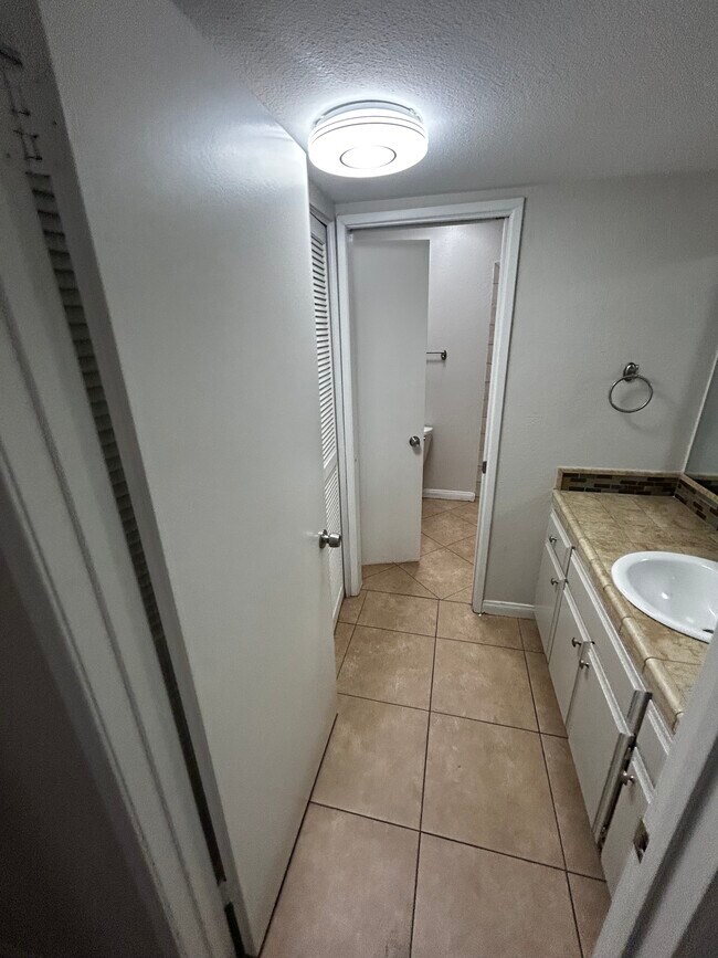 Building Photo - 6560 College Grove Dr