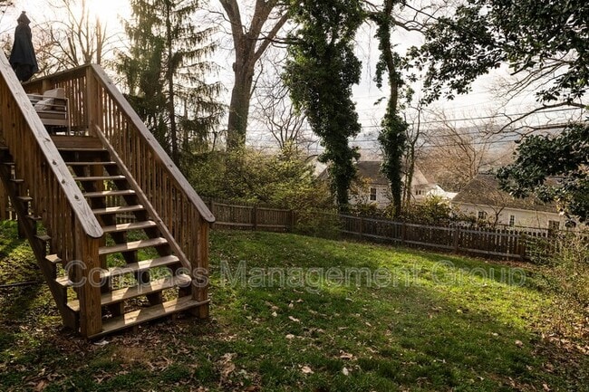 Building Photo - 933 E Churchwell Ave