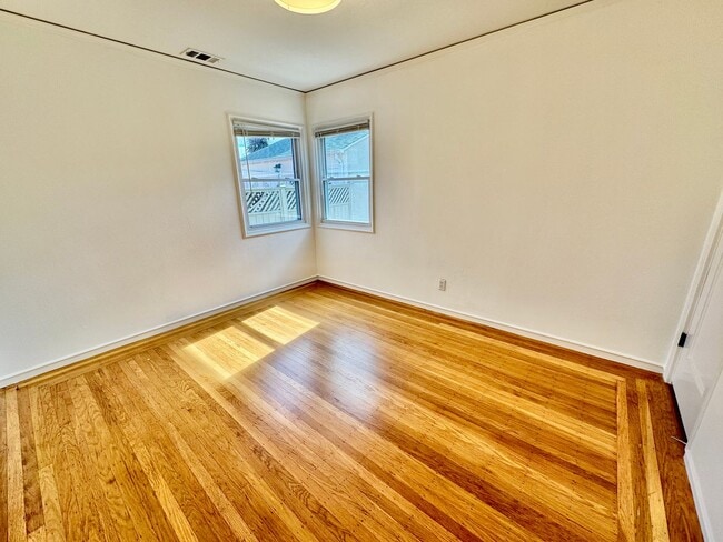 Building Photo - Remodeled 3Bed/2Bath Home in San Leandro –...