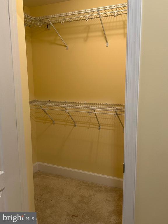 Building Photo - 41857 Rawnsley Dr