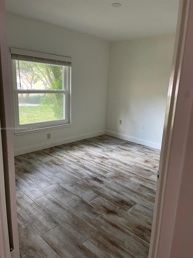 Building Photo - 4847 Via Palm Lakes