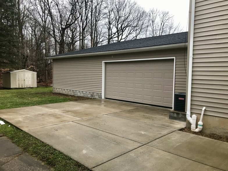 Building Photo - 87 Marine Dr