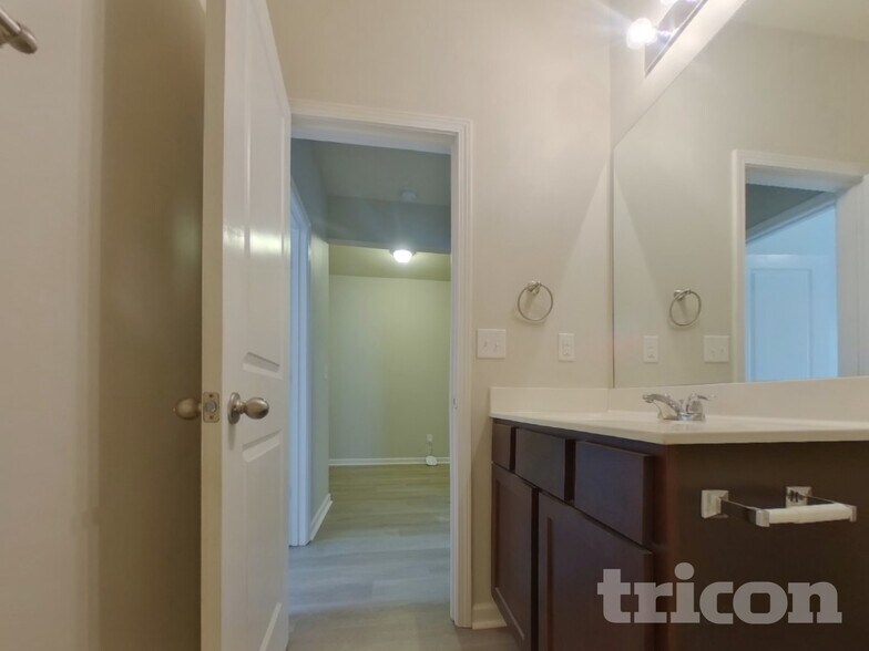 Building Photo - 23 Ponders Rd