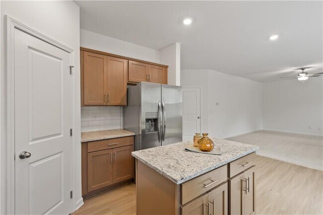 Building Photo - 220 Bloomfield Cir