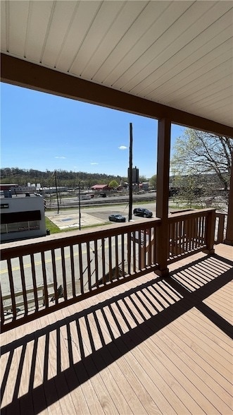 Building Photo - 424 W 7th Ave