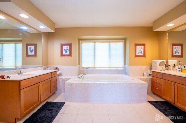 Building Photo - 19 Meadowlark Dr