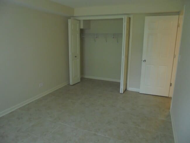 Building Photo - 1114 Stratford Ln