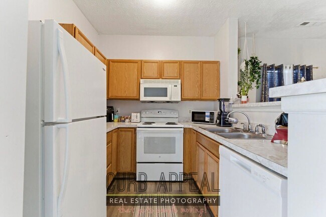 Building Photo - 1686 Camden Forrest Tr