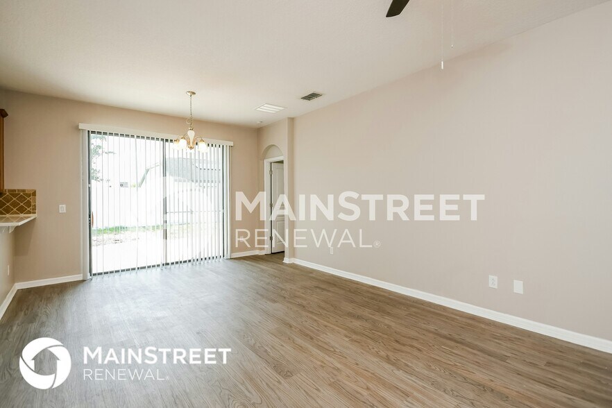 Building Photo - 4632 Doral Park Ave