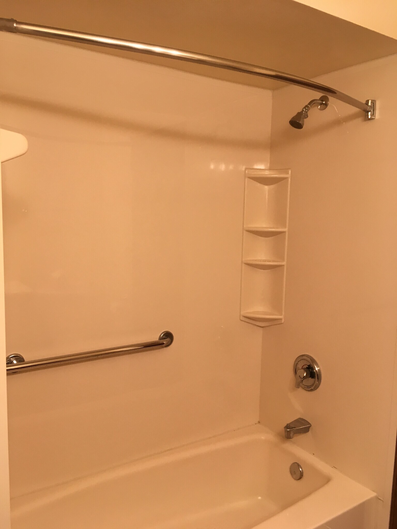 Building Photo - 16555 Dane Ct E