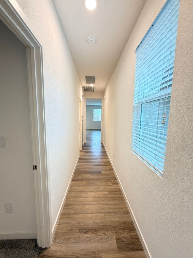 Building Photo - 1858 Morro Ct