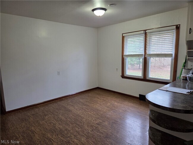 Building Photo - 3976 Faircrest St SW