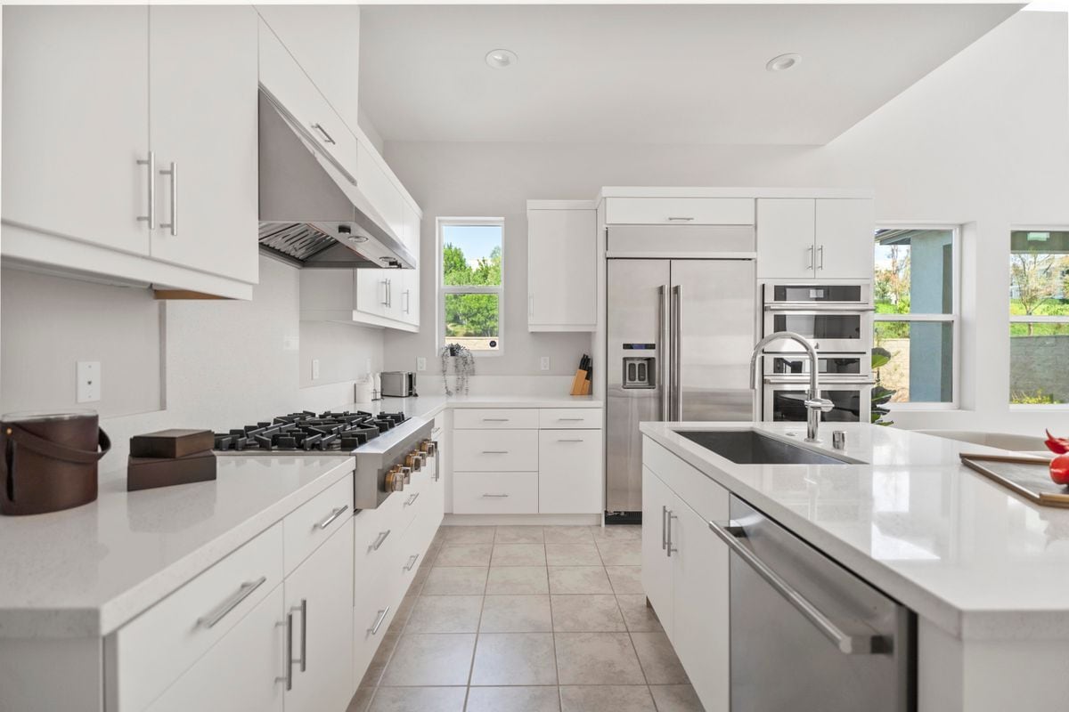 Building Photo - 151 Holliston