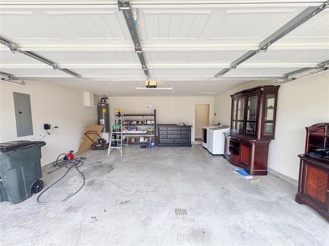 Building Photo - 365 Paloma St