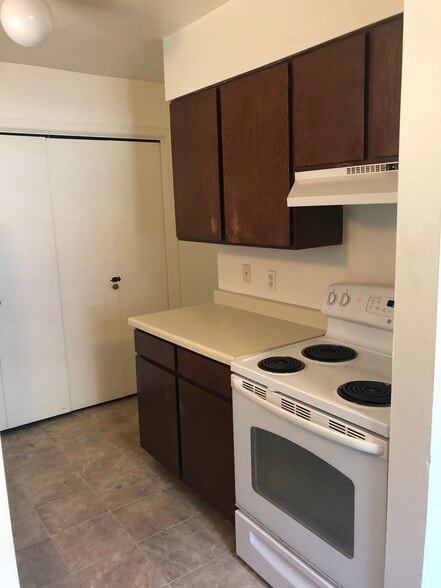 Building Photo - 1039 E 8600 S