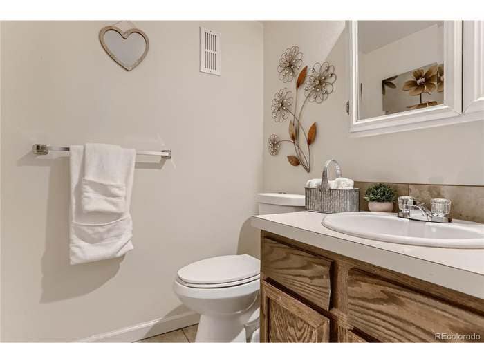 Building Photo - 15065 E Louisiana Dr