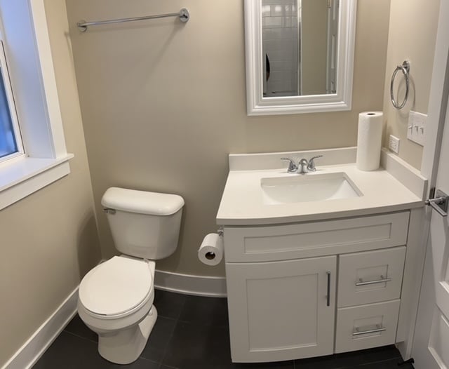 Building Photo - 3348 W Warner Ave