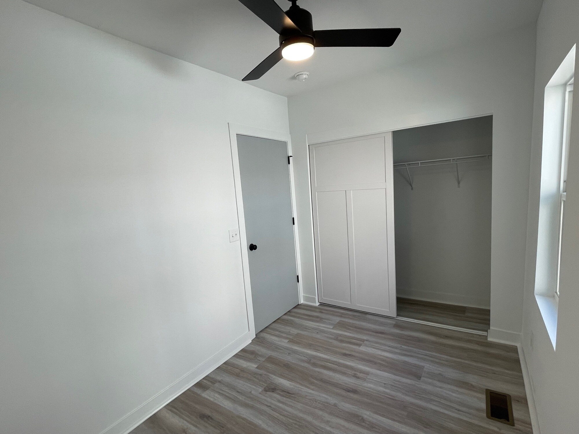 Building Photo - 2275 W 11th St