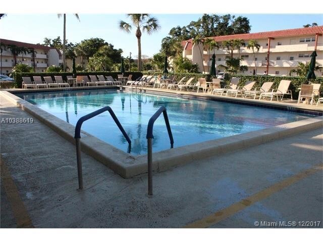 Building Photo - 361 S Hollybrook Dr