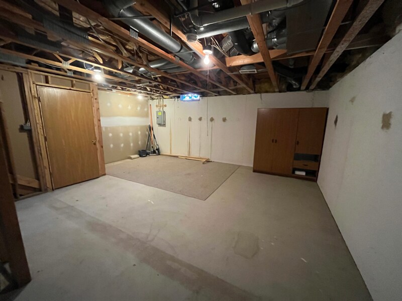 Building Photo - 62181 Arlington Cir