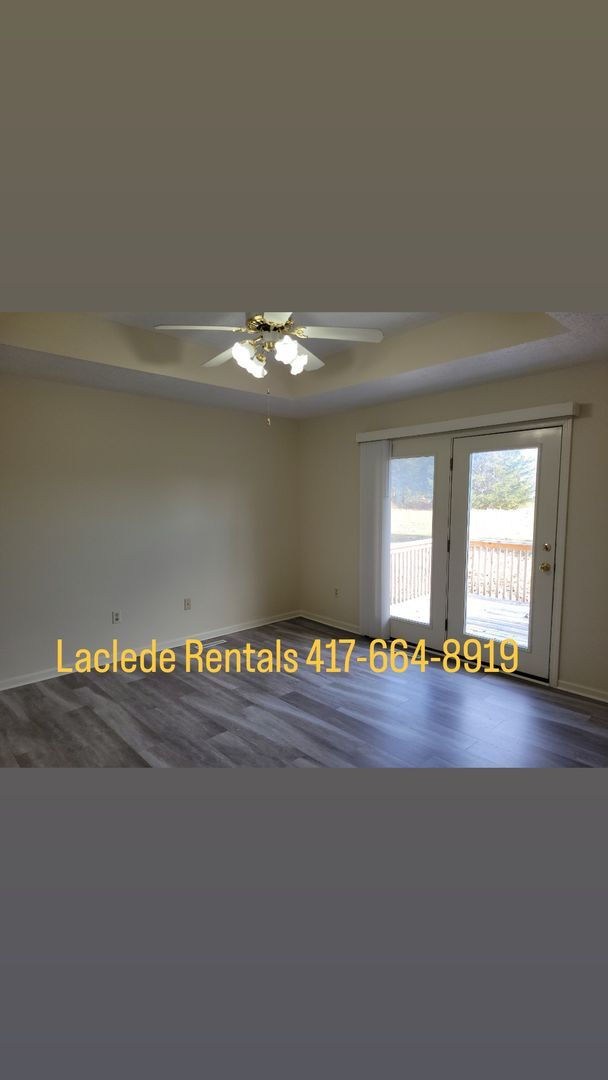 Building Photo - 2 Bedroom 2 Bathroom Duplex " February Spe...