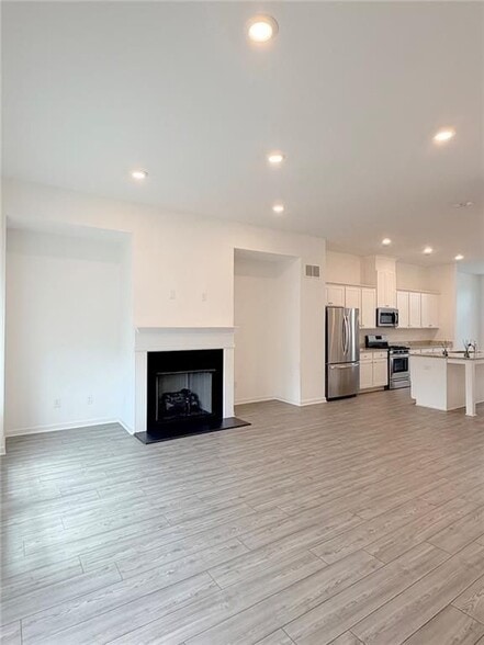 Building Photo - 711 Cordele Ln