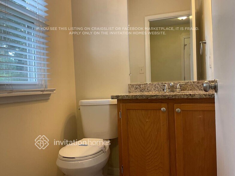 Building Photo - 1213 Realm Ln