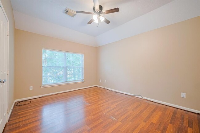 Building Photo - 3911 Fall Branch Dr