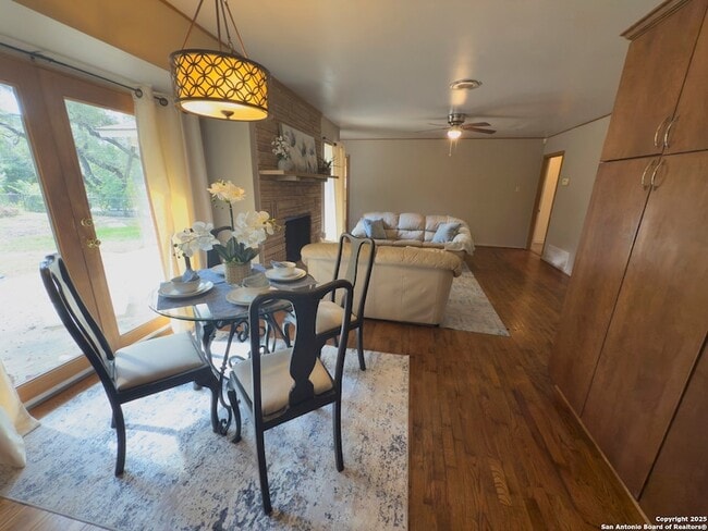 Building Photo - 11022 Dreamland Dr