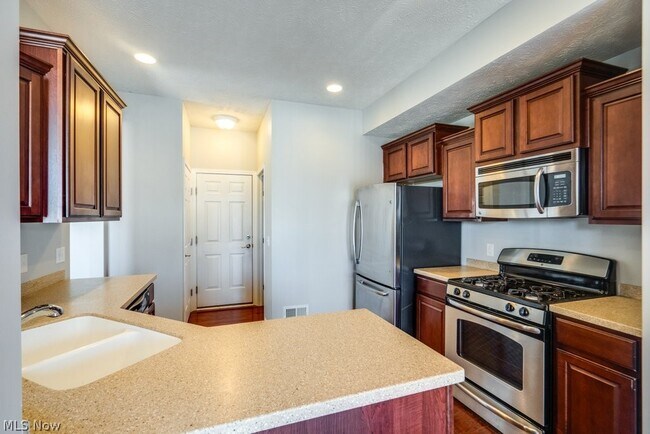 Building Photo - 3955 Gardiner Run