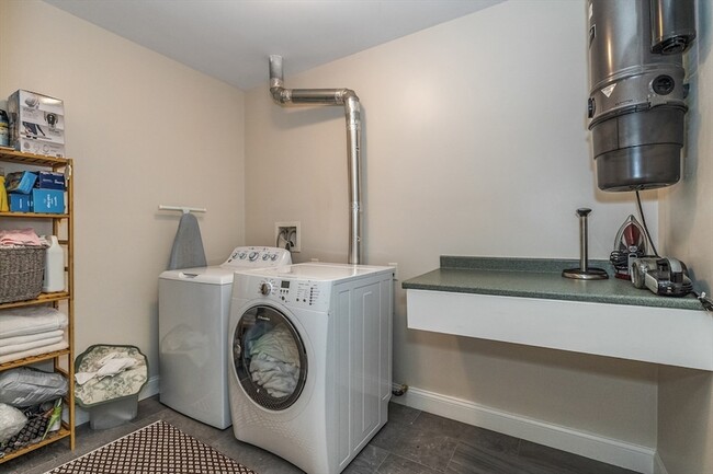 Building Photo - 9 Washington Ave