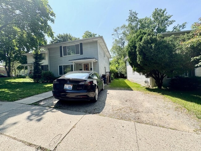 Building Photo - 111 Glendale Dr