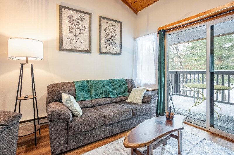 Building Photo - 2 Spruce Trail