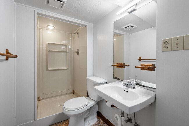 Building Photo - Start the New Year in a new home! This FULLY RENOVATED 3-bedroom in Penn Hills is ready and waiti...