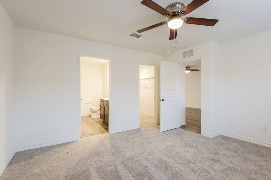 Building Photo - 10207 Monte Carmel Pl